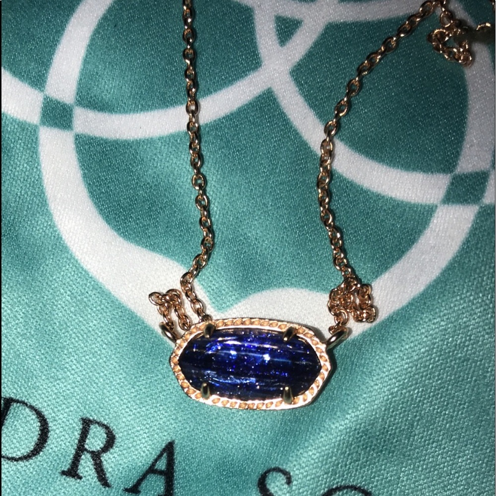 Kendra Scott necklace